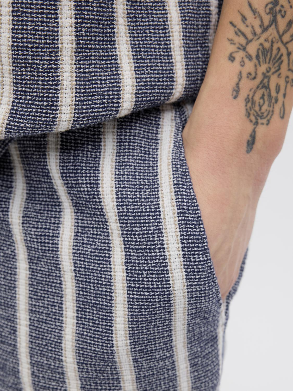 JPSTJAIDEN COBA STRIPE JOGGER SHORTS